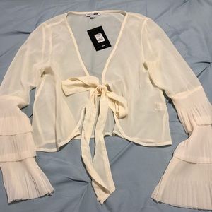 🆕NWT 🏷️ Ivory blouse
